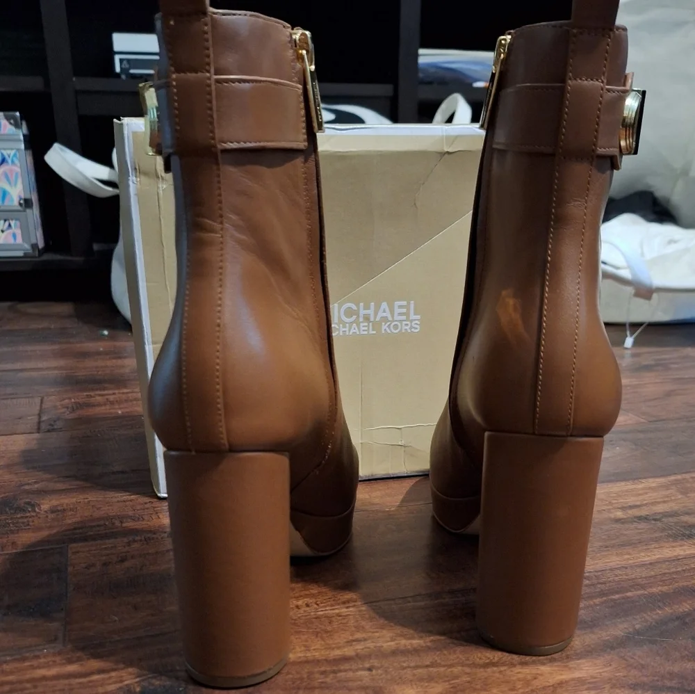 Michael Kors Parker Leather Platform Boot In Luggage Brown W/Empire Hardware - Picture 4 of 5